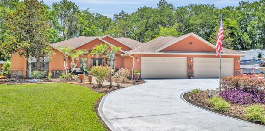 Villa ou maison à Lake Panasoffkee, Floride 4 chambres, 235.79 m2 № 2101787