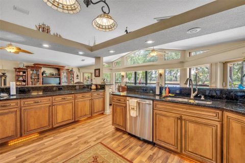 Villa ou maison à vendre à Lake Panasoffkee, Floride: 4 chambres, 235.79 m2 № 2101787 - photo 27