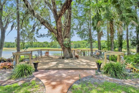 Villa ou maison à vendre à Lake Panasoffkee, Floride: 4 chambres, 235.79 m2 № 2101787 - photo 5