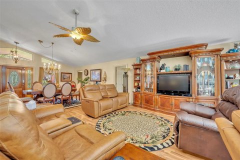 Villa ou maison à vendre à Lake Panasoffkee, Floride: 4 chambres, 235.79 m2 № 2101787 - photo 14