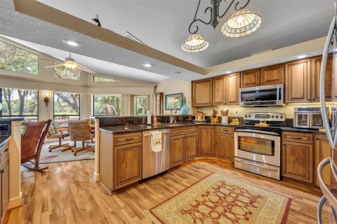 Villa ou maison à vendre à Lake Panasoffkee, Floride: 4 chambres, 235.79 m2 № 2101787 - photo 24