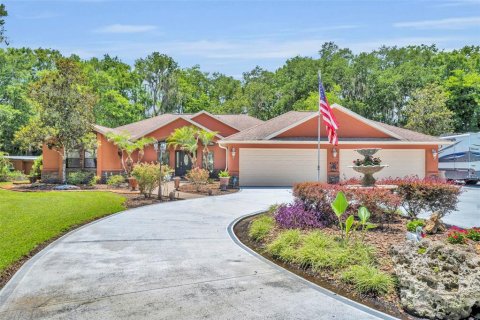 Villa ou maison à vendre à Lake Panasoffkee, Floride: 4 chambres, 235.79 m2 № 2101787 - photo 3