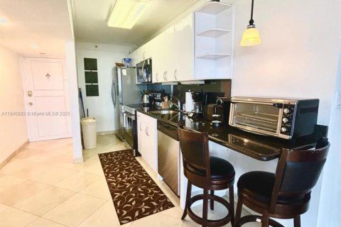 Condominio en alquiler en Miami Beach, Florida, 1 dormitorio, 65.03 m2 № 1830231 - foto 4