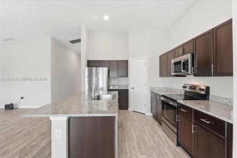 Casa en venta en Winter Haven, Florida, 4 dormitorios № 2075910 - foto 6