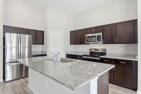 Casa en venta en Winter Haven, Florida, 4 dormitorios № 2075910 - foto 7