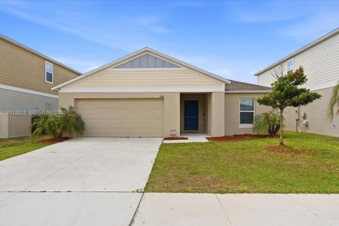 Casa en Winter Haven, Florida 4 dormitorios № 2075910