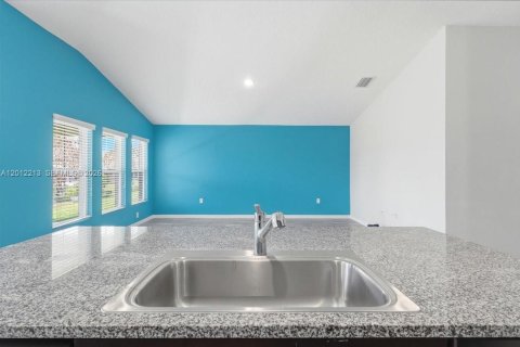 Casa en venta en Winter Haven, Florida, 4 dormitorios № 2075910 - foto 27
