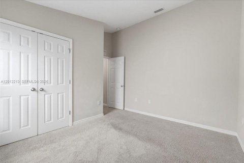 Casa en venta en Winter Haven, Florida, 4 dormitorios № 2075910 - foto 16