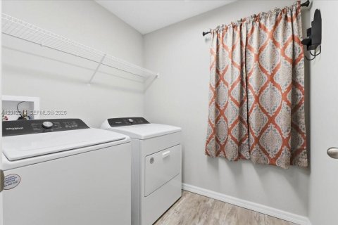 Casa en venta en Winter Haven, Florida, 4 dormitorios № 2075910 - foto 19