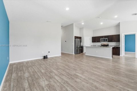 Casa en venta en Winter Haven, Florida, 4 dormitorios № 2075910 - foto 25
