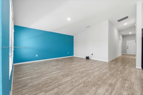 Casa en venta en Winter Haven, Florida, 4 dormitorios № 2075910 - foto 24