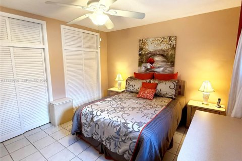 Condominio en venta en Miami, Florida, 1 dormitorio, 63.92 m2 № 2006705 - foto 11
