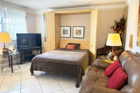 Condominio en venta en Miami, Florida, 1 dormitorio, 63.92 m2 № 2006705 - foto 4