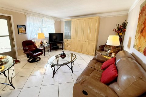 Condominio en venta en Miami, Florida, 1 dormitorio, 63.92 m2 № 2006705 - foto 3