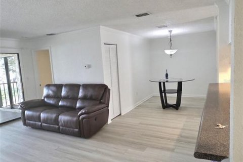 Copropriété à louer à Largo, Floride: 3 chambres, 107.3 m2 № 2115287 - photo 7