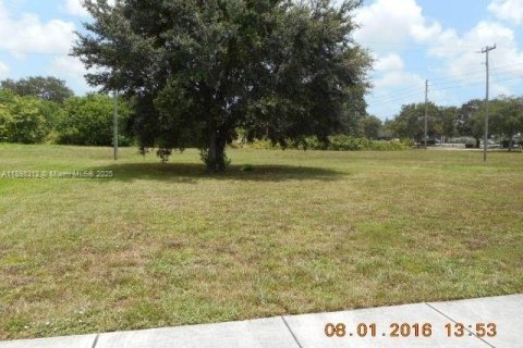 Propiedad comercial en venta en Davie, Florida № 2018873 - foto 2