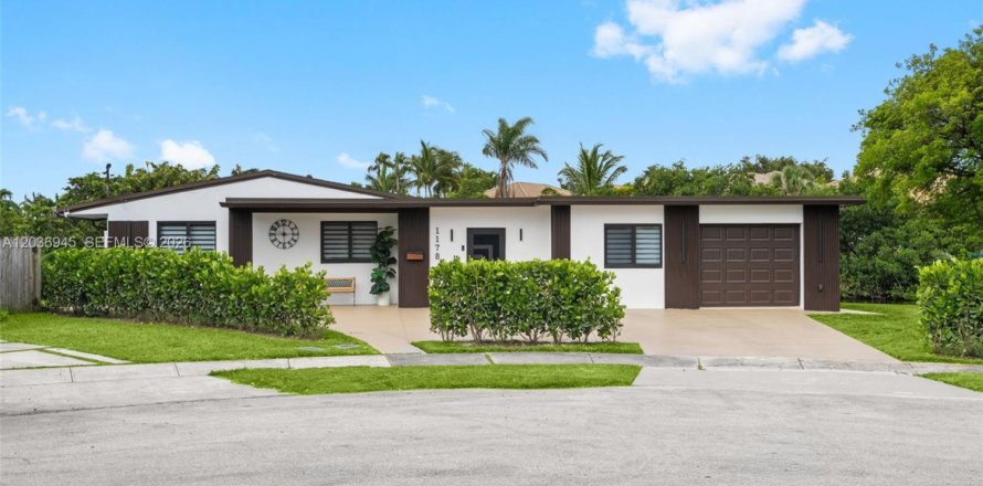 Casa en Hollywood, Florida 4 dormitorios, 158.31 m2 № 2082994