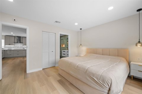 Casa en venta en Hollywood, Florida, 4 dormitorios, 158.31 m2 № 2082994 - foto 13