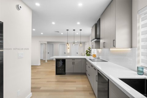 Casa en venta en Hollywood, Florida, 4 dormitorios, 158.31 m2 № 2082994 - foto 11