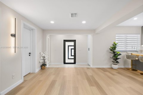 Casa en venta en Hollywood, Florida, 4 dormitorios, 158.31 m2 № 2082994 - foto 4