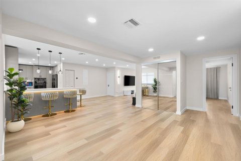 Casa en venta en Hollywood, Florida, 4 dormitorios, 158.31 m2 № 2082994 - foto 5