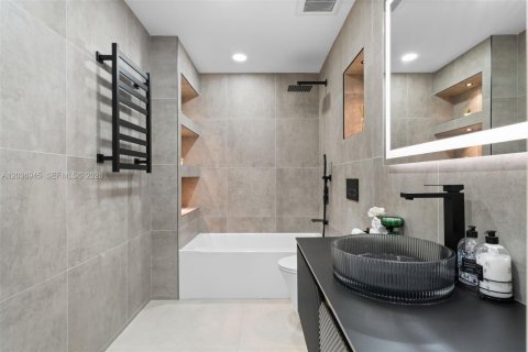 Casa en venta en Hollywood, Florida, 4 dormitorios, 158.31 m2 № 2082994 - foto 21
