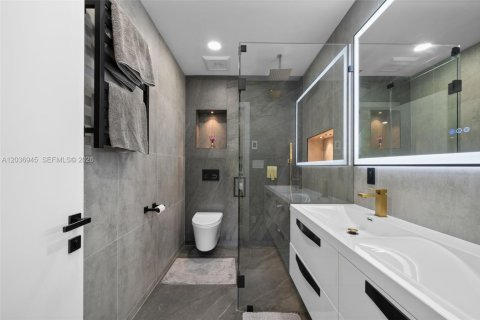 Casa en venta en Hollywood, Florida, 4 dormitorios, 158.31 m2 № 2082994 - foto 16