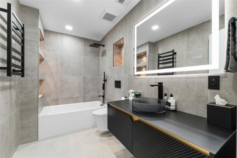 Casa en venta en Hollywood, Florida, 4 dormitorios, 158.31 m2 № 2082994 - foto 22