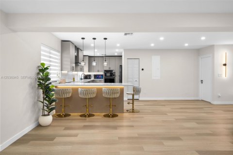 Casa en venta en Hollywood, Florida, 4 dormitorios, 158.31 m2 № 2082994 - foto 7