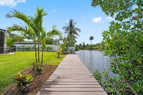 Casa en venta en Hollywood, Florida, 4 dormitorios, 158.31 m2 № 2082994 - foto 29