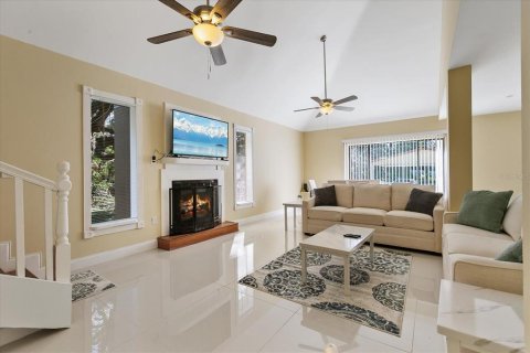 Casa en venta en Hudson, Florida, 3 dormitorios, 164.16 m2 № 1895175 - foto 2
