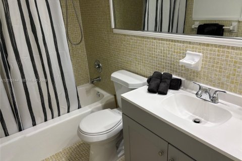 Купить кондоминиум в Холливуд, Флорида 1 спальня, 83.43м2, № 2244953 - фото 16