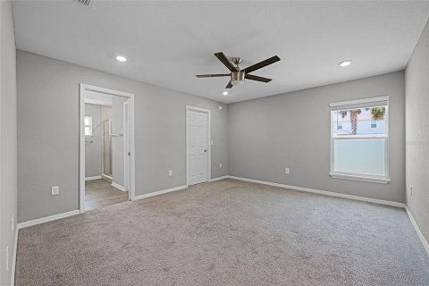 House in Haines City, Florida 3 bedrooms, 140.19 sq.m. № 1876323 - photo 11
