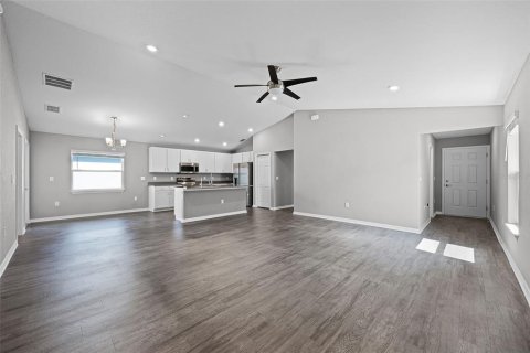 House in Haines City, Florida 3 bedrooms, 140.19 sq.m. № 1876323 - photo 5