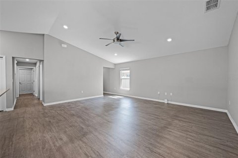 House in Haines City, Florida 3 bedrooms, 140.19 sq.m. № 1876323 - photo 6