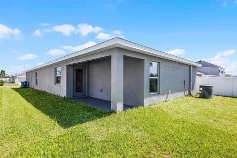 House in Haines City, Florida 3 bedrooms, 140.19 sq.m. № 1876323 - photo 24