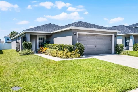 House in Haines City, Florida 3 bedrooms, 140.19 sq.m. № 1876323 - photo 2