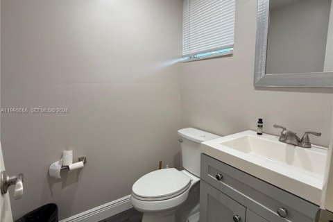 Condo in Miami, Florida, 1 bedroom  № 2060952 - photo 7