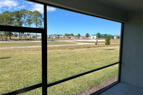 Villa ou maison à louer à Lehigh Acres, Floride: 3 chambres, 171.78 m2 № 2276183 - photo 7