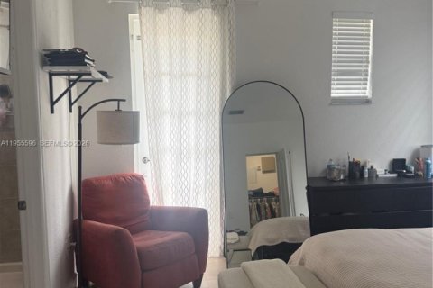 Снять в аренду таунхаус в Пемброк-Пайнс, Флорида 2 спальни, 127.09м2, № 2010316 - фото 17