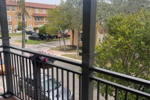 Снять в аренду таунхаус в Пемброк-Пайнс, Флорида 2 спальни, 127.09м2, № 2010316 - фото 20