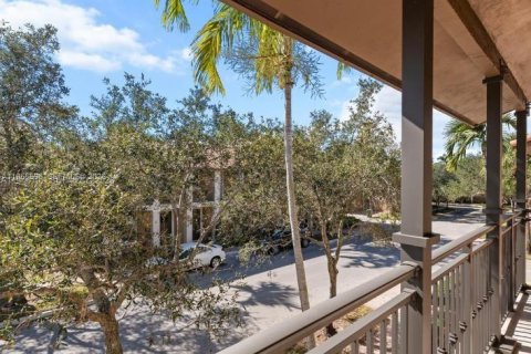 Снять в аренду таунхаус в Пемброк-Пайнс, Флорида 2 спальни, 127.09м2, № 2010316 - фото 2