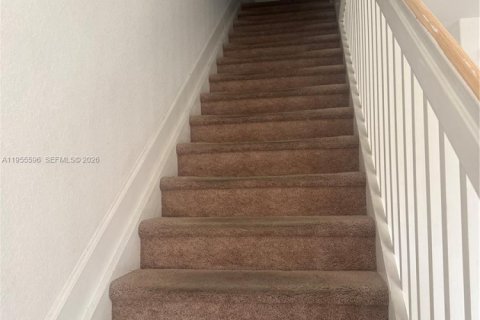 Снять в аренду таунхаус в Пемброк-Пайнс, Флорида 2 спальни, 127.09м2, № 2010316 - фото 15