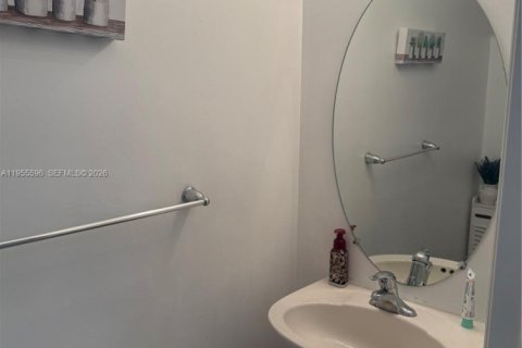 Снять в аренду таунхаус в Пемброк-Пайнс, Флорида 2 спальни, 127.09м2, № 2010316 - фото 14