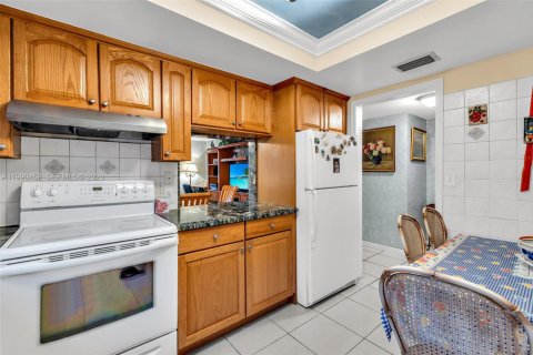 Condo in Lauderdale-by-the-Sea, Florida, 2 bedrooms  № 2055986 - photo 5