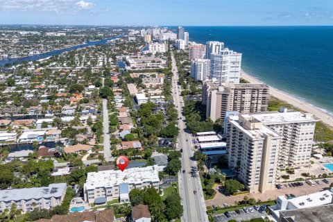 Condo à Lauderdale-by-the-Sea, Floride, 2 chambres  № 2055986