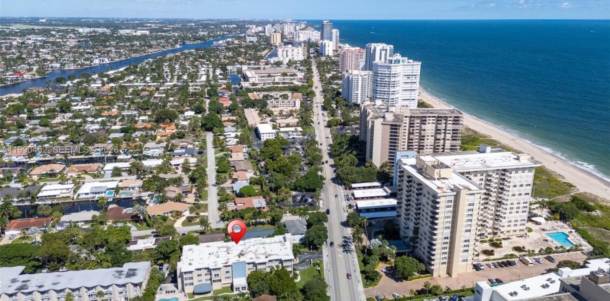 Condo in Lauderdale-by-the-Sea, Florida, 2 bedrooms  № 2055986