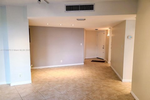 Condo in Aventura, Florida, 2 bedrooms  № 1490283 - photo 7