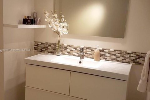 Condo in Aventura, Florida, 2 bedrooms  № 1490283 - photo 28