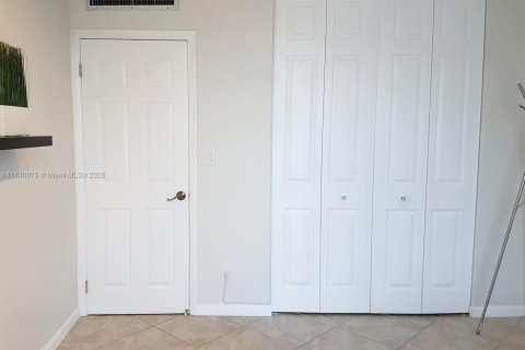 Condo in Aventura, Florida, 2 bedrooms  № 1490283 - photo 22